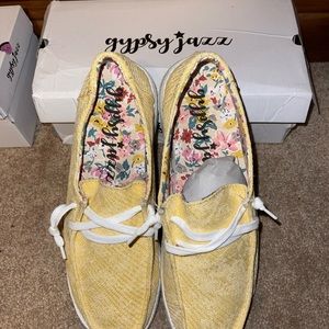 Gypsy jazz shimmery canvas slip on sneaker YELLOW